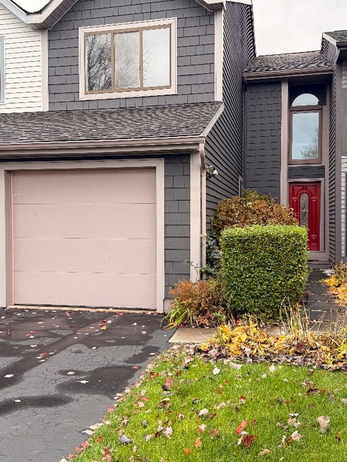 Building Photo - 8230 Beehive Cir