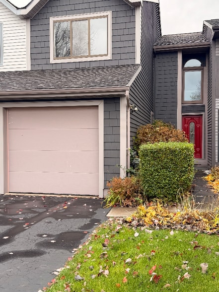 Primary Photo - 8230 Beehive Cir