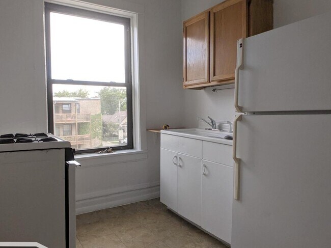 Building Photo - 2524 N Kedzie Blvd