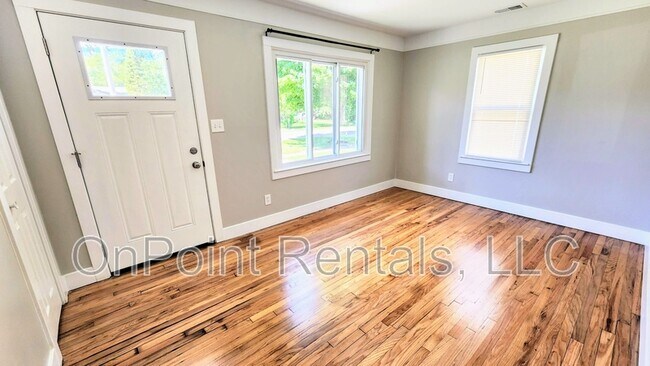 Building Photo - 7873 Syracuse St