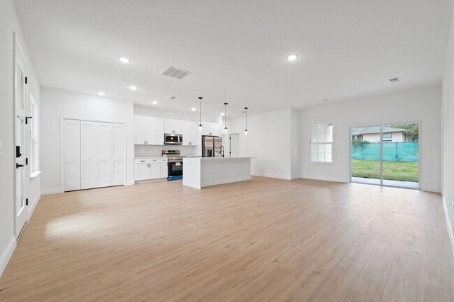 Building Photo - 6067 SW 155th St Rd