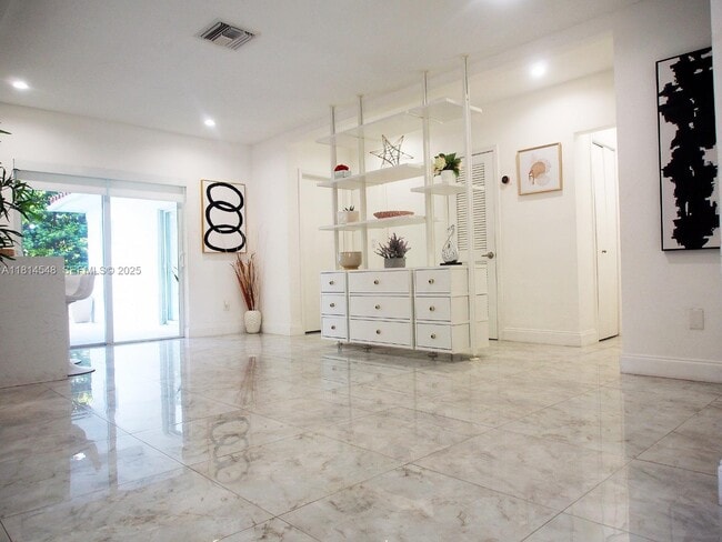 Building Photo - 200 NW 86th St