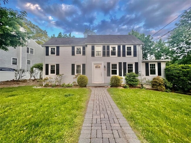 Primary Photo - 135 Harrison Ave