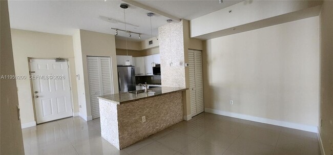 Building Photo - 7360 NW 114th Ave