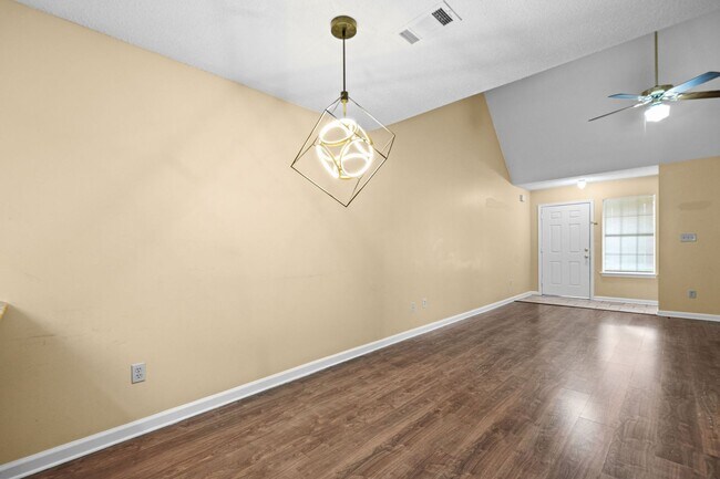 Building Photo - 7782 Shadowland Dr