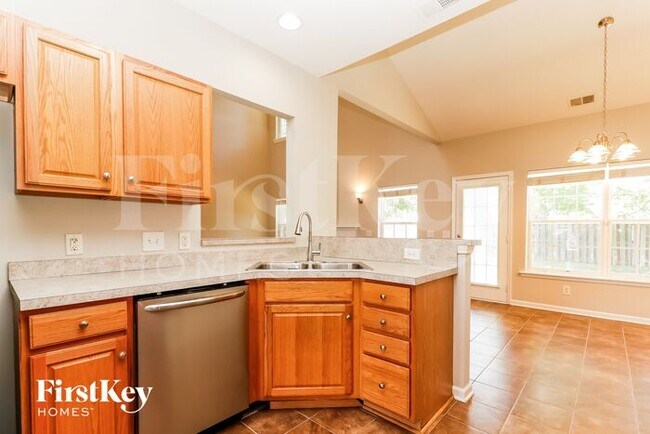 Building Photo - 527 Rosings Drive