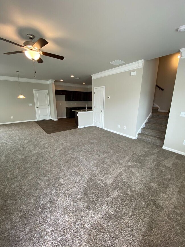 Building Photo - Gorgeous 3 bedroom home!