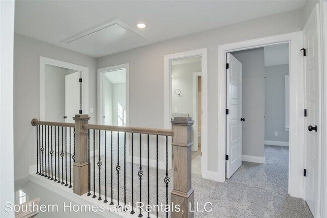 Building Photo - 4 br, 2.5 bath House - 302 Huntley Loop