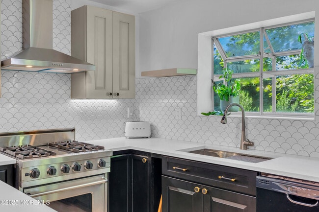 Building Photo - 65 E River Rd