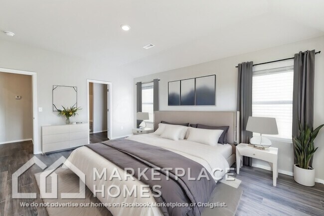 Building Photo - 884 S Brambling Ln
