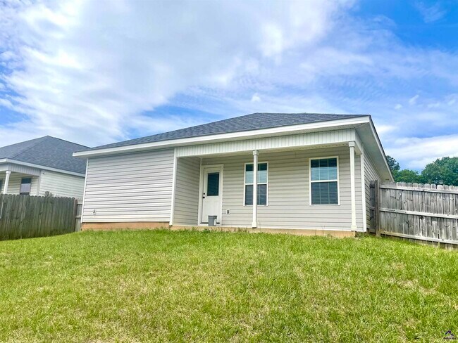 Building Photo - 107 Jaybee Dr