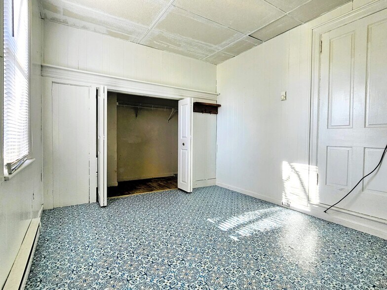 Building Photo - 2050 State St