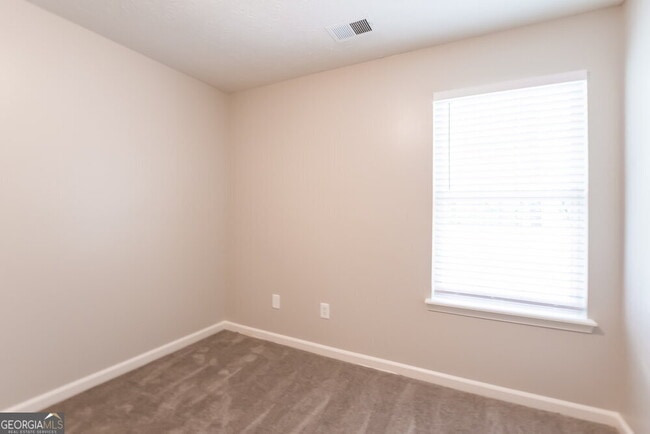 Building Photo - 4801 Lake Park Terrace