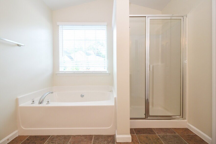 Building Photo - 129 Lilyfield Ln