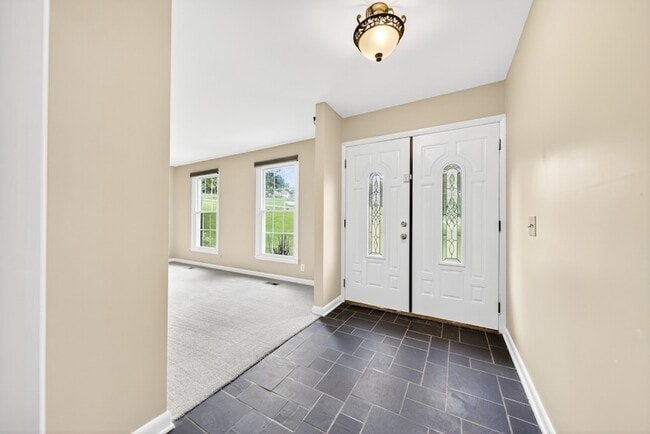 Building Photo - 121 Caldwell Dr