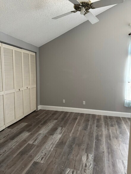 Building Photo - 8396 S Haven Ln