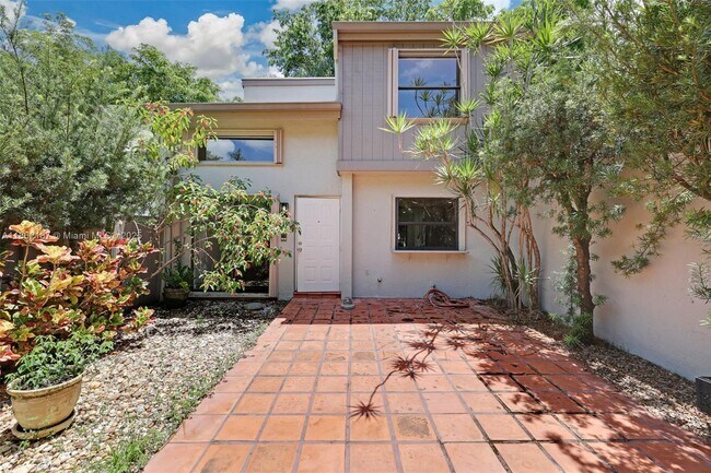 Building Photo - 10516 SW 112th Ave