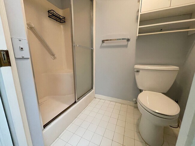 Building Photo - 2 BR 2 Bath Condo in Reflections on the Ri...