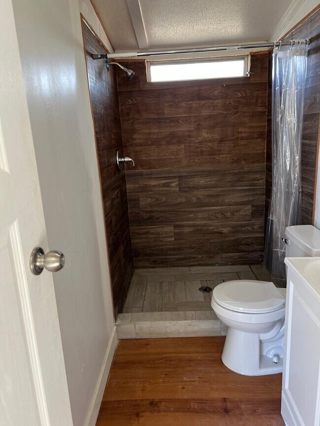 Building Photo - 5811 N Fuchsia St