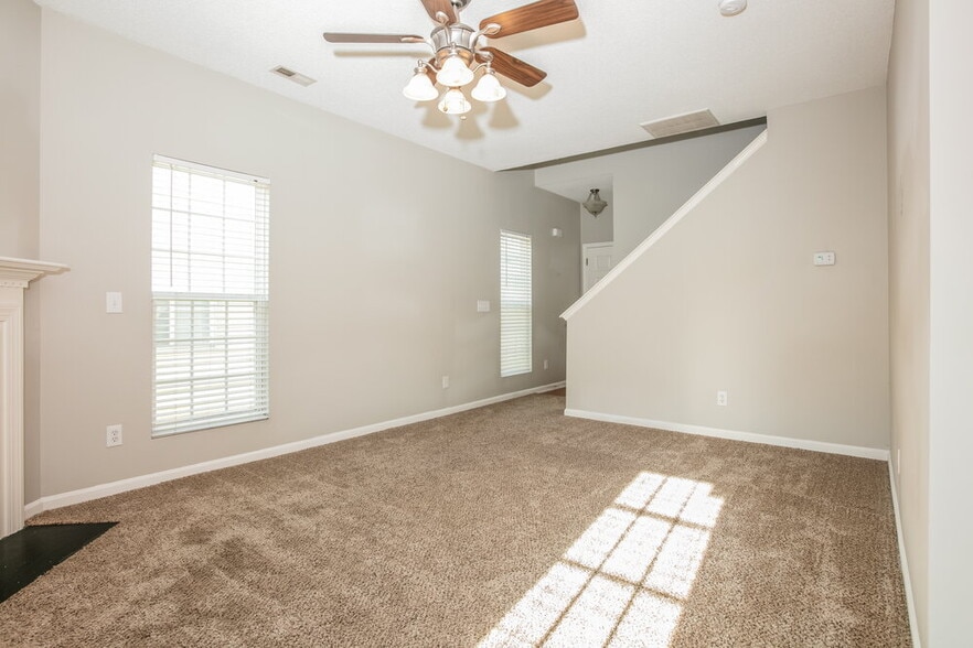 Building Photo - 4449 Snowcrest Ln