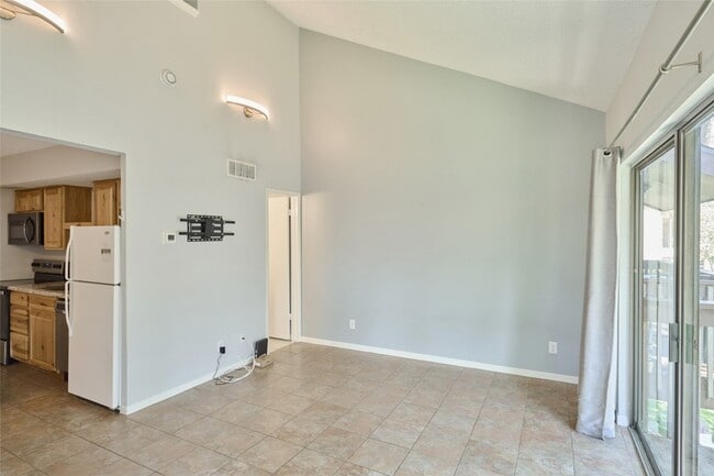 Building Photo - 12900 Walden Rd
