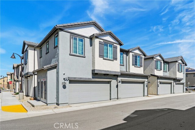 Building Photo - 32600 Manhattan Ave