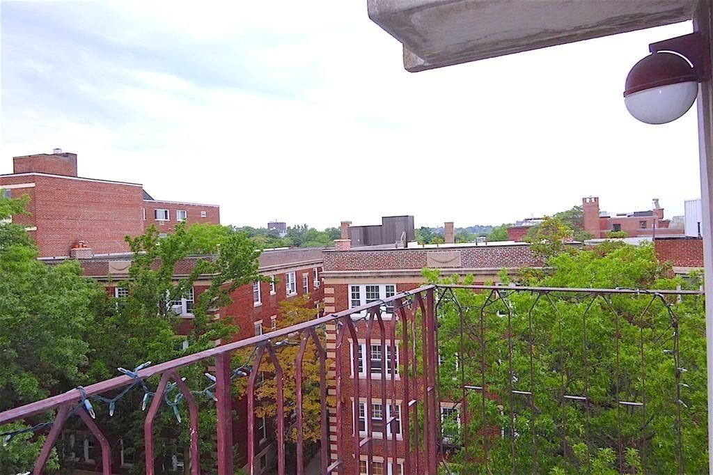 Building Photo - 280 Harvard St