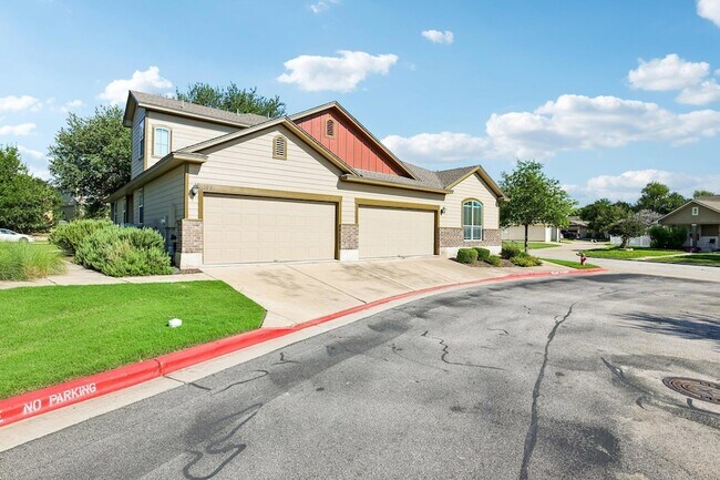Building Photo - 711 Rolling Oak Dr