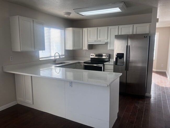 Building Photo - Beautiful Home in West Valley