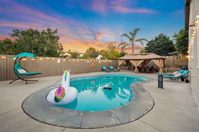 Building Photo - 13737 Via Tres Vistas