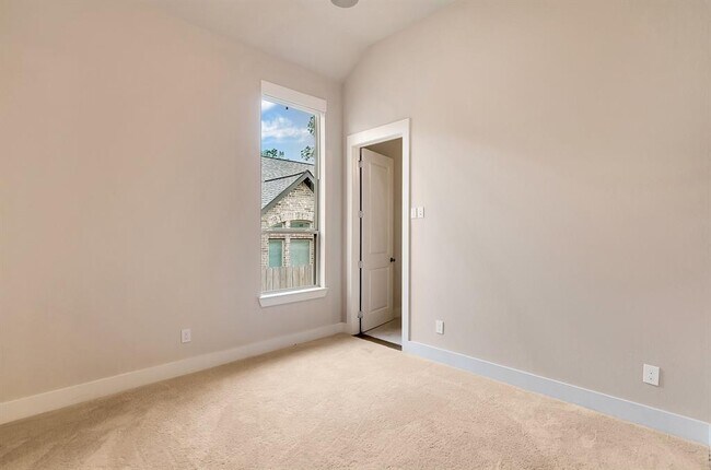 Building Photo - 279 Rivus Overlook Dr