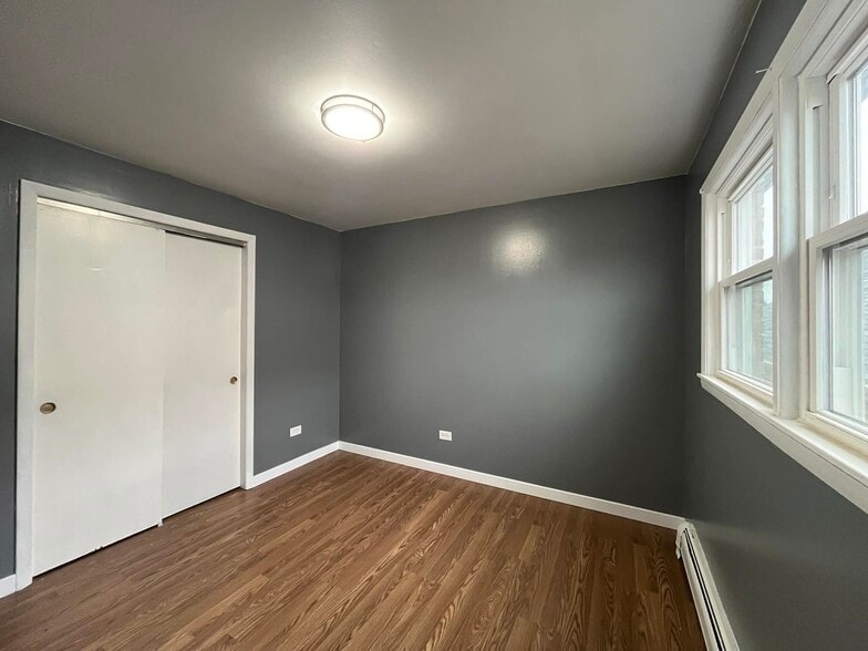 Building Photo - 6138 S Kilpatrick Ave