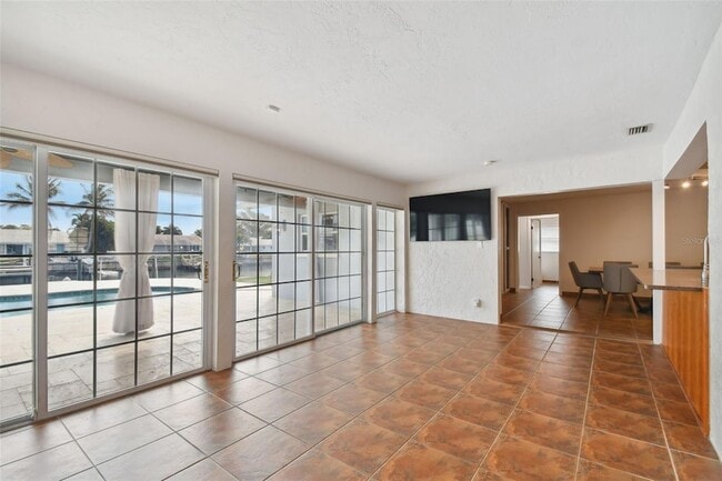 Building Photo - 4328 40th St S