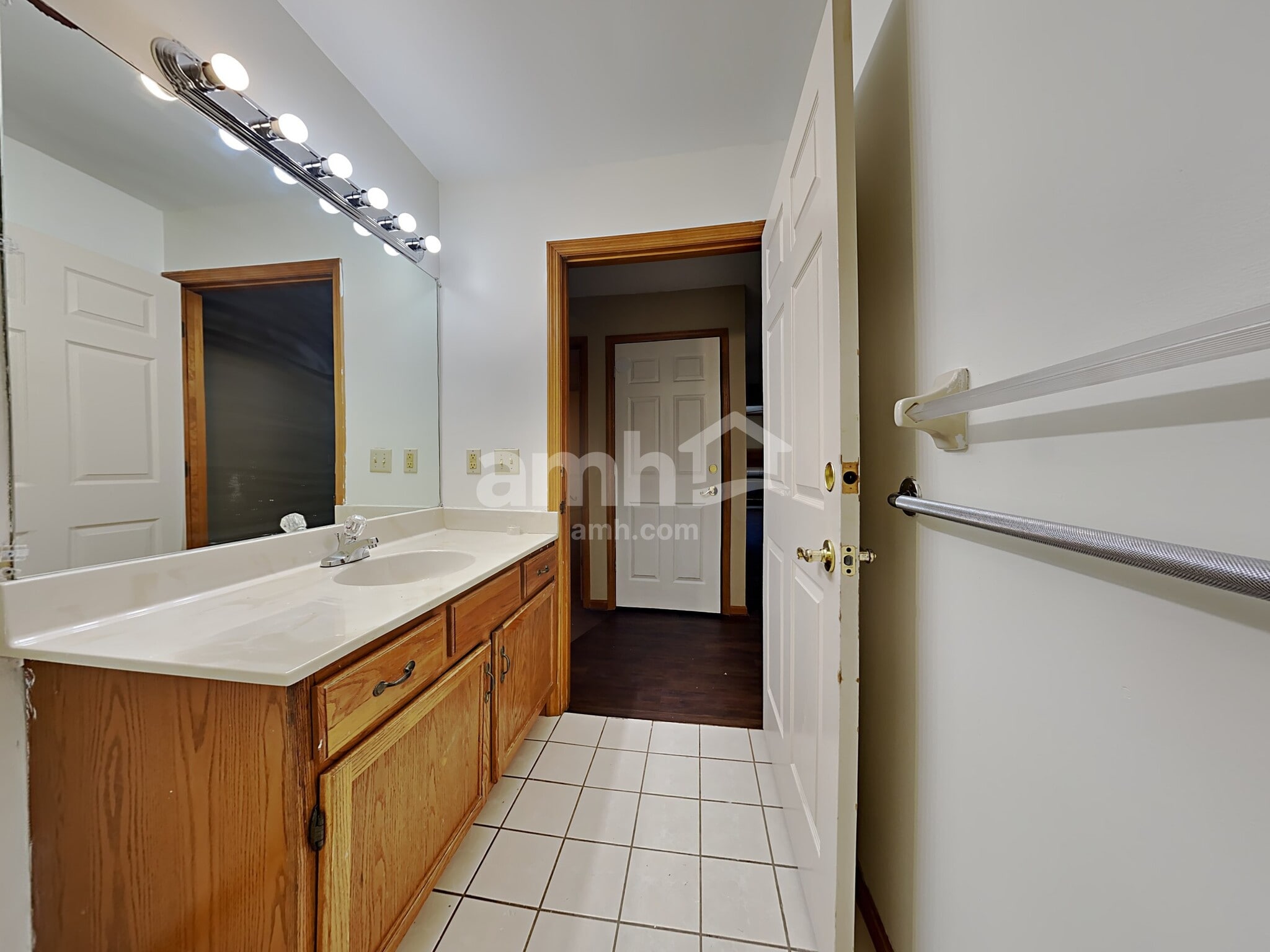 Building Photo - 110 Justin Pl