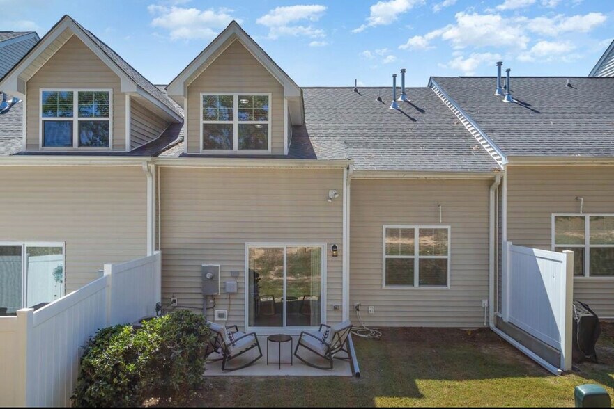Building Photo - 206 Churment Ct