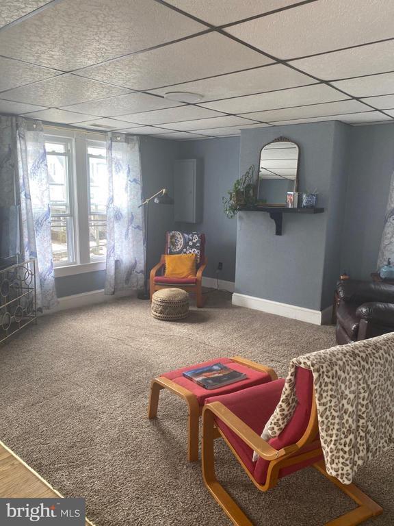 Building Photo - 204 W Main St