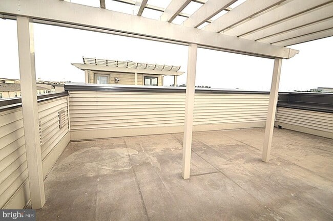 Building Photo - 44878 Tiverton Sq