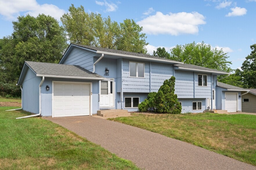 Building Photo - 1349 Easter Ln