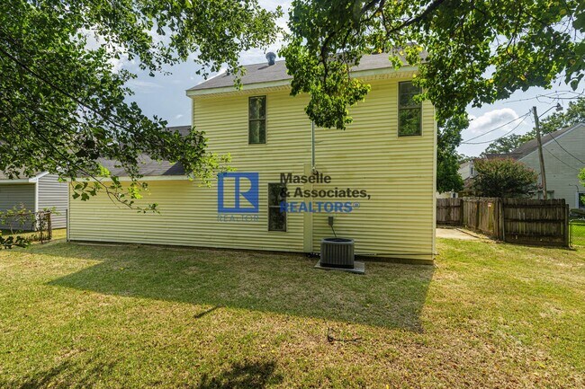 Building Photo - 3 Bed/2 Bath Home in Pearl