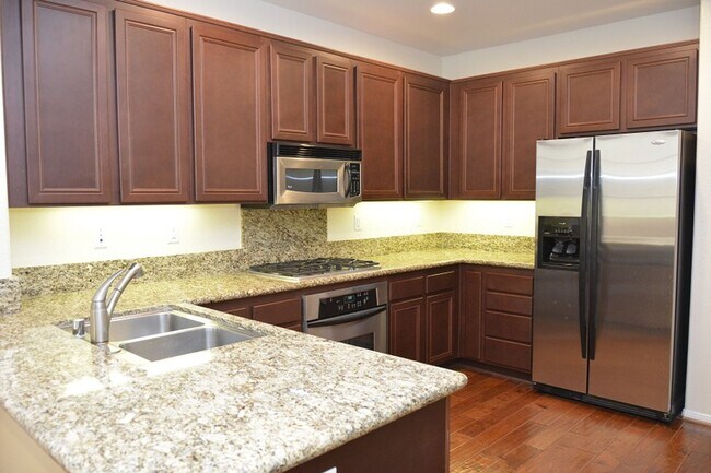 Building Photo - Spacious 3 BD, 3 BA Townhome in Airoso of Carmel Valley!