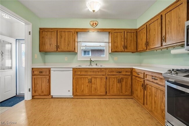 Building Photo - 6175 Vernondale Dr