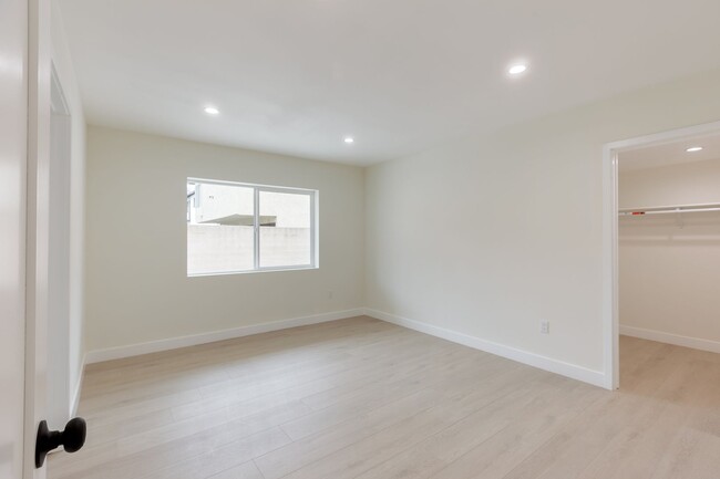 Building Photo - Modern Newly Built 2BD/2.5BA Unit with Lux...