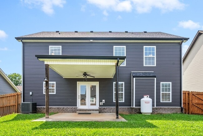 Building Photo - 3755 Windmill Dr