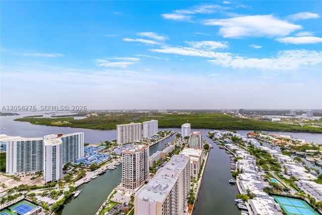 Building Photo - 16001 Collins Ave