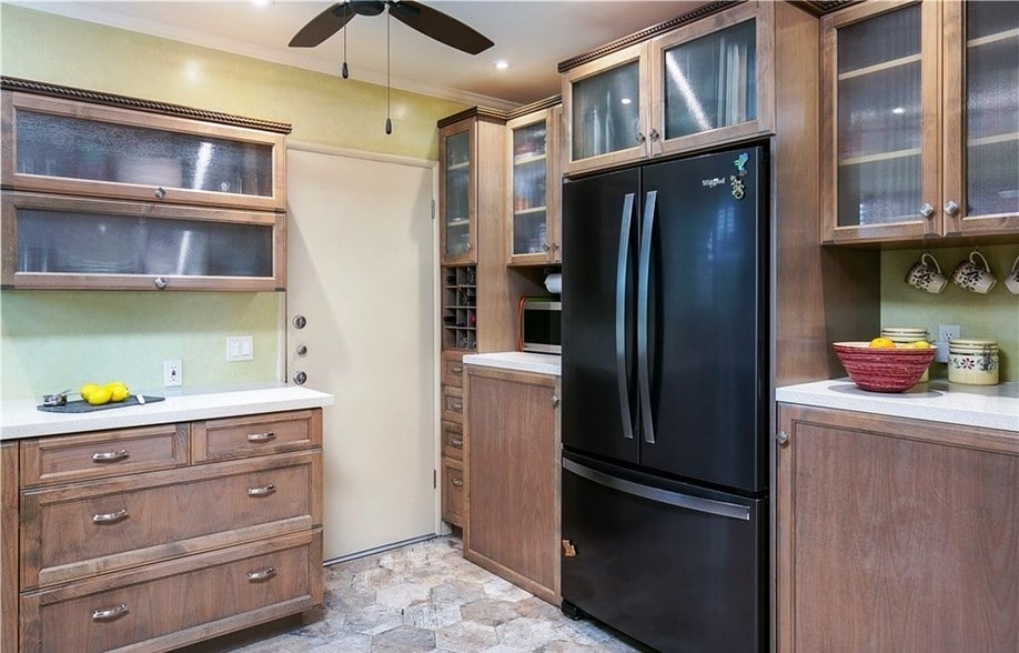 Refrigerator - 909 N Santa Anita Ave