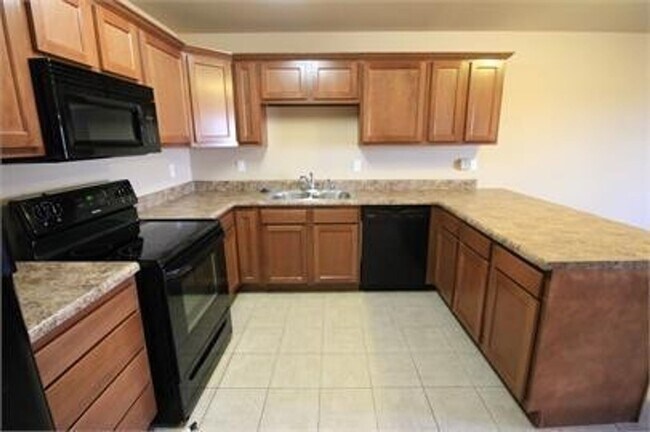 Building Photo - 113 Edna St