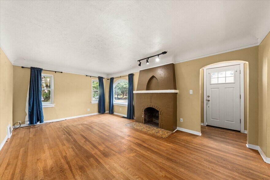 Building Photo - 2431 N Atlantic St