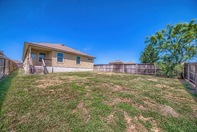 Building Photo - Welcome to this beautifully maintained 4-bedroom, 2-bathroom home in the highly desirable Whisper...