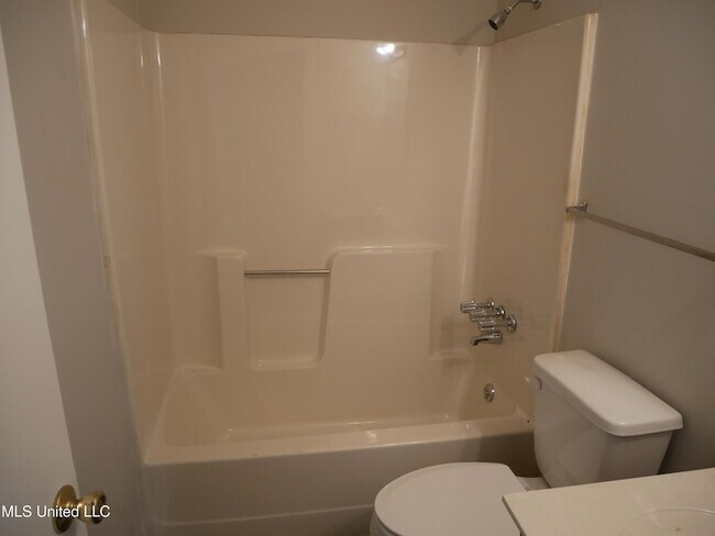 Building Photo - 6525 Lynnfield Rd