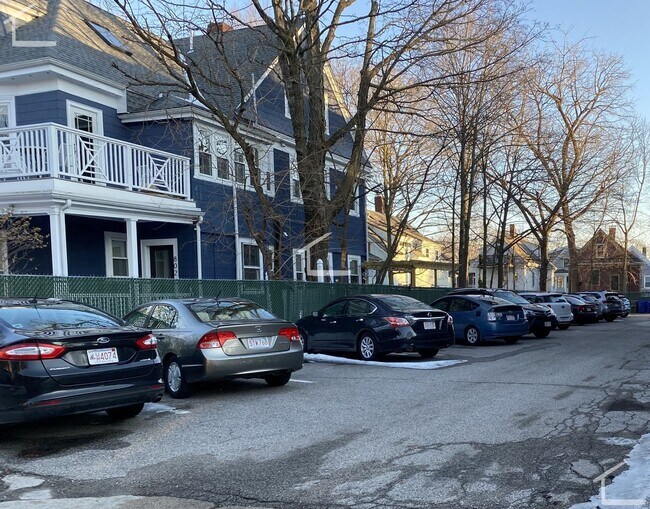 Building Photo - No Fee! Parking, Heat and Hot Water Included! Renovated, Sunny and Spacious!  Cat Friendly! Prime...